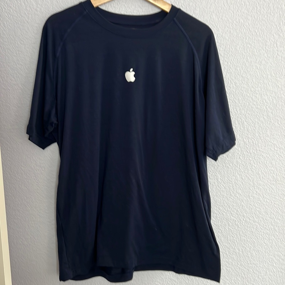 Apple tech shirt size Large Navy